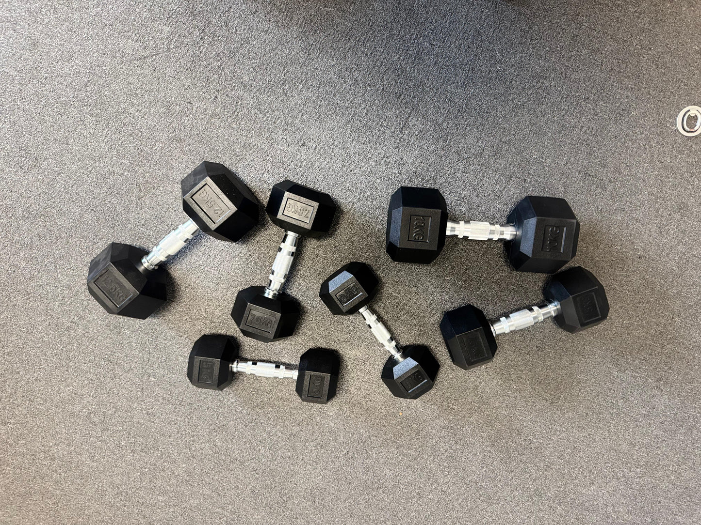 385kg Rubber Hex Dumbbell Set –12 Pairs Complete Kit (5kg–30kg Pairs + Rack)